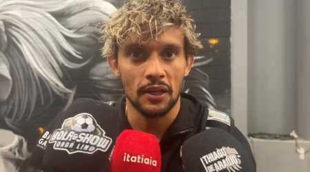 Gustavo Scarpa, meia do Atlético, em zona mista na Arena MRV