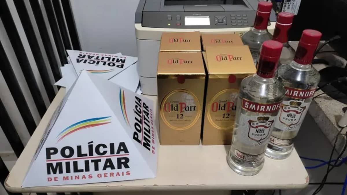 Suspeitos de falsificar marcas famosas de whisky e vodka são presos no interior de Minas