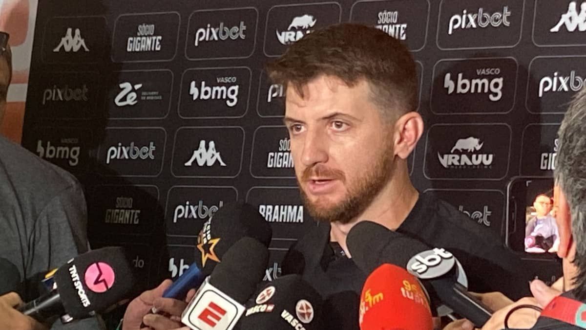 Interino do Vasco comemora vitória pelo Brasileirão: ‘Sonho de criança’