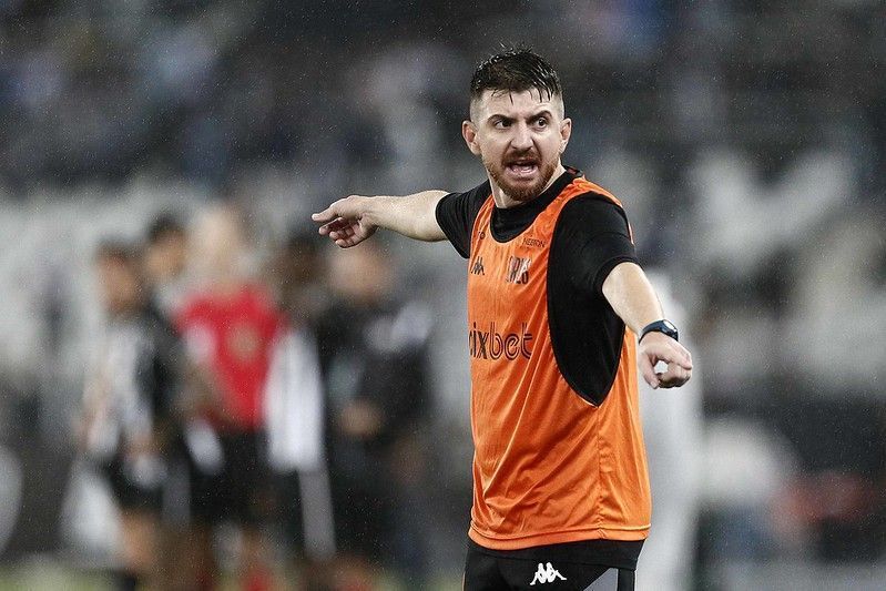 América volta a sondar William Batista para treinar a equipe em 2024