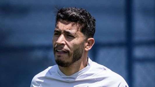 William, do Cruzeiro, durante treinamento na Toca da Raposa II