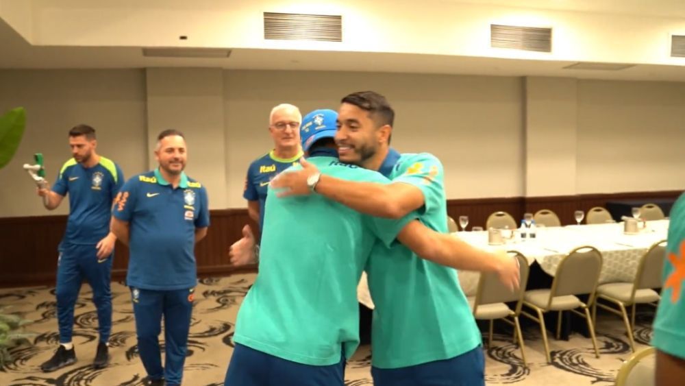 William, do Cruzeiro, se apresenta à Seleção para jogos das Eliminatórias