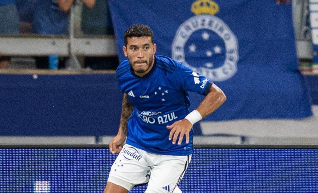 Superação em família: William volta ao Cruzeiro após drama pessoal e se destaca em campo