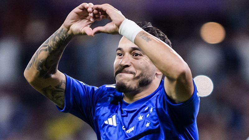 Jogadores do Cruzeiro exaltam grandeza do clube em aniversário de 104 anos