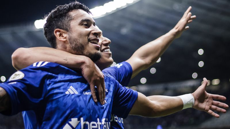 William, do Cruzeiro, vence eleição de gol mais bonito da rodada do Brasileirão