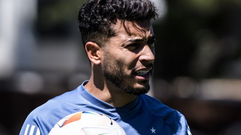 Cruzeiro passa a treinar com bola da Sul-Americana às vésperas da estreia
