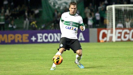 Willian Farias, do Coxa, nasceu em Curitiba, cidade com nove atletas na Série A