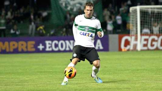 Willian Farias, do Coxa, nasceu em Curitiba, cidade com nove atletas na Série A