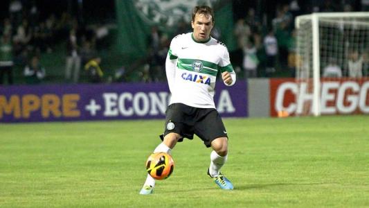 Willian Farias, do Coxa, nasceu em Curitiba, cidade com nove atletas na Série A