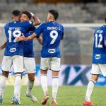 Willian lamenta pontos perdidos pelo Cruzeiro diante do Vasco no Brasileiro