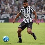 Ceará vence Chapecoense com golaço de falta e recorde de público na Série B