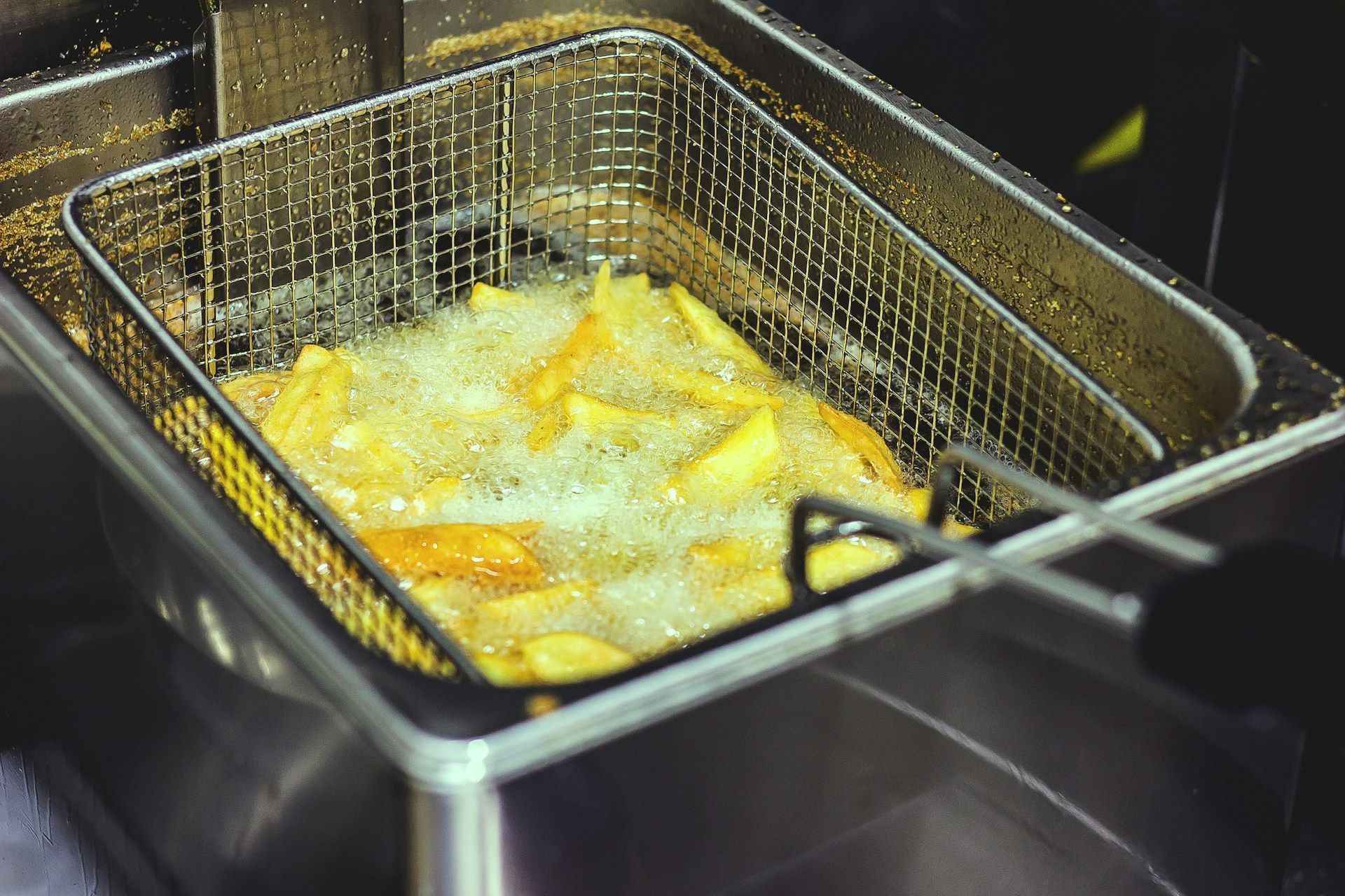Não é com vinagre: o truque eficaz para que as batatas fritas fiquem crocantes