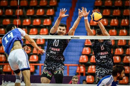 Sada Cruzeiro em jogo contra o Perugia no Mundial de Clubes de Vôlei