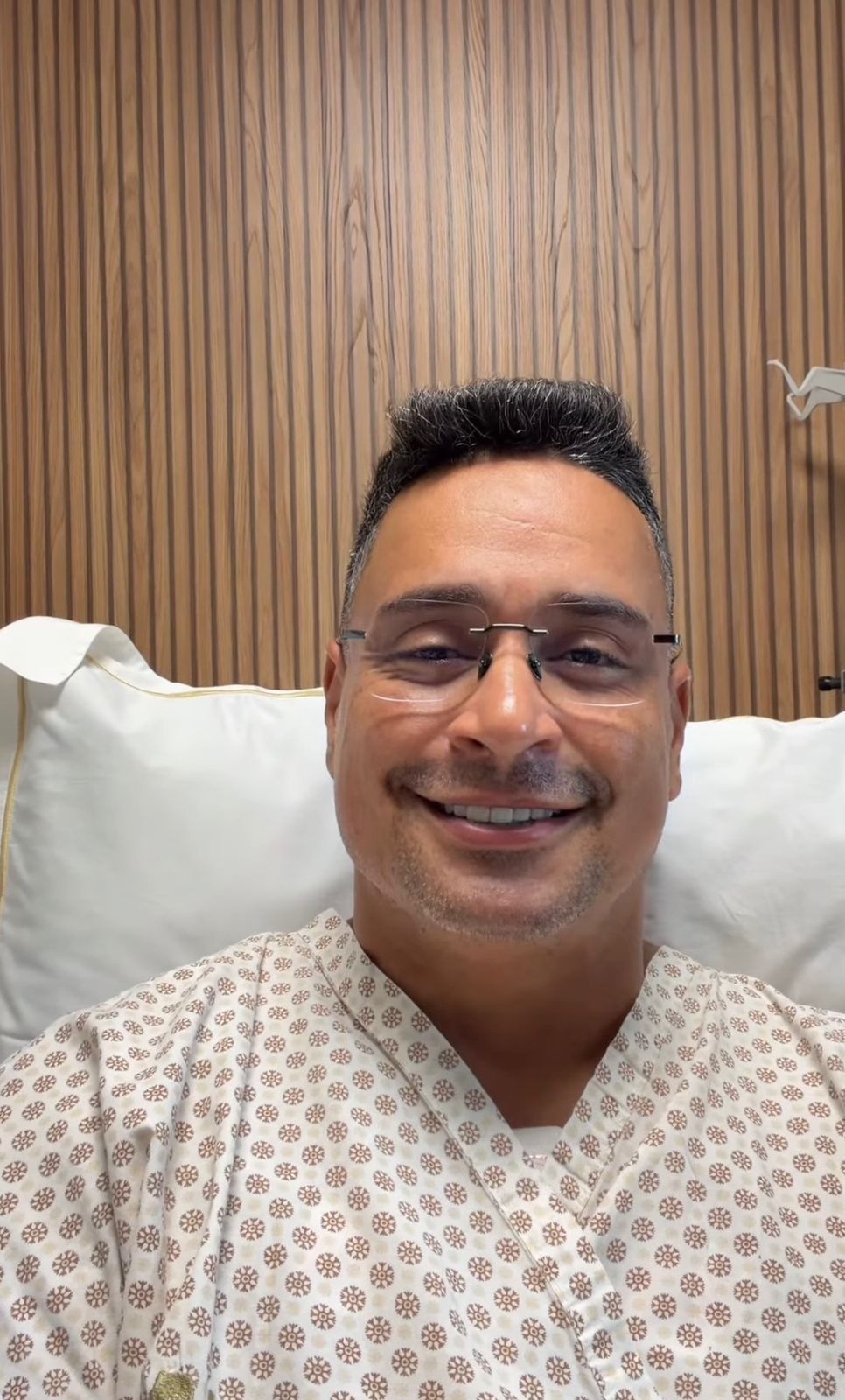 No hospital, Xanddy atualiza quadro de saúde após passar mal e cancelar show