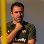 Xavi anuncia que deixará o Barcelona ao fim da temporada: 'Clube precisa de mudança de rumo'