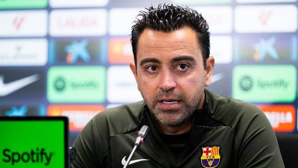 Xavi parabeniza Messi pela oitava Bola de Ouro: 'Muito merecido'