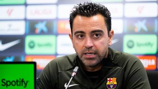 Xavi parabeniza Messi