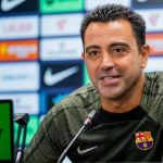 Barcelona anuncia renovação de Xavi por mais duas temporadas