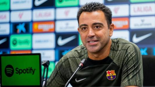 Xavi renova com Barcelona
