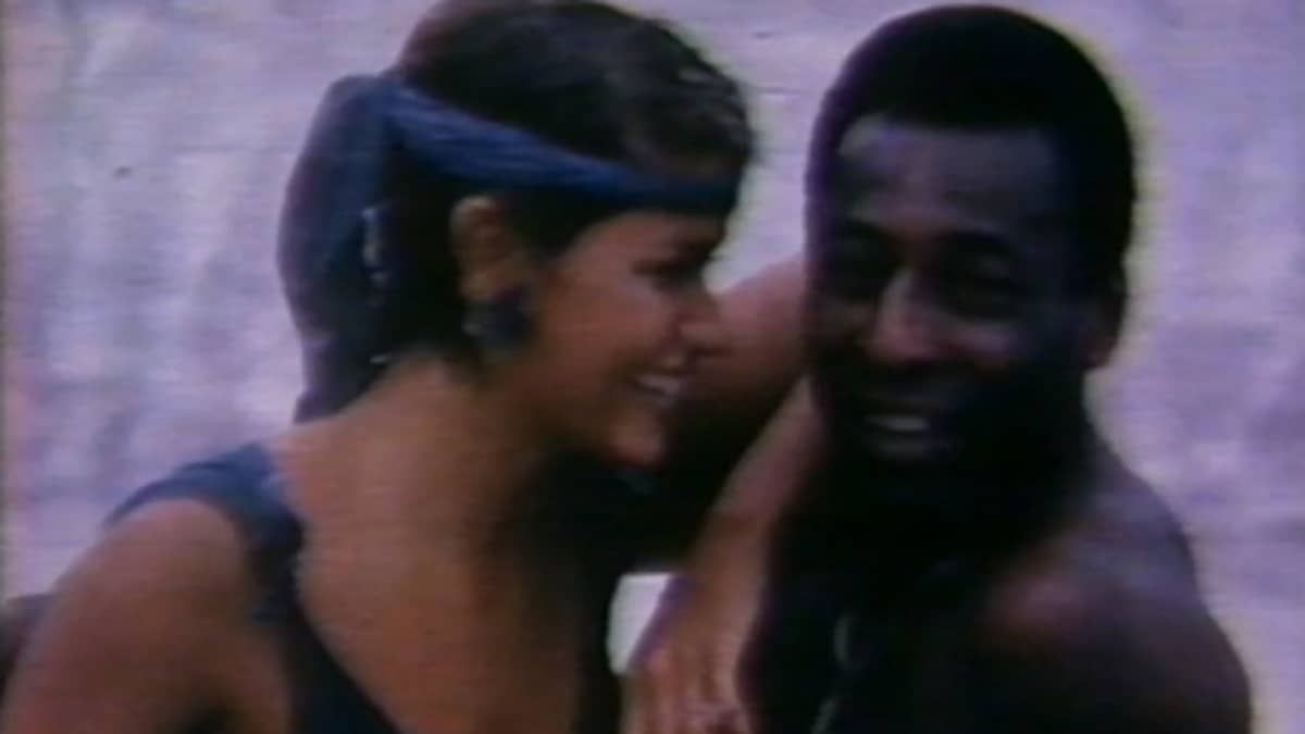 Xuxa revela detalhes íntimos da relação com Pelé em último episódio de série: ‘foi o primeiro’
