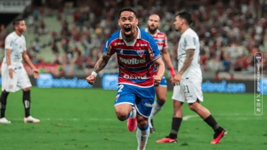 Yago Pikachu fez o primeiro gol na vitória sobre o Corinthians, que garantiu a vaga na final da Sul-Americana