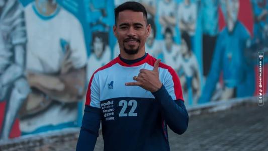 Yago Pikachu, que joga com a camisa 22 pelo Fortaleza em 2023