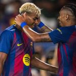 Raphinha e Yamal brilham, e Barcelona atropela Como-ITA em último amistoso