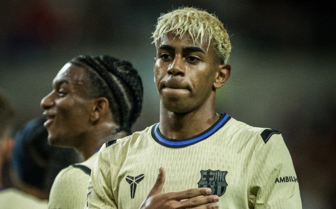 De contrato renovado, Yamal comanda goleada do Barcelona em amistoso na Coreia