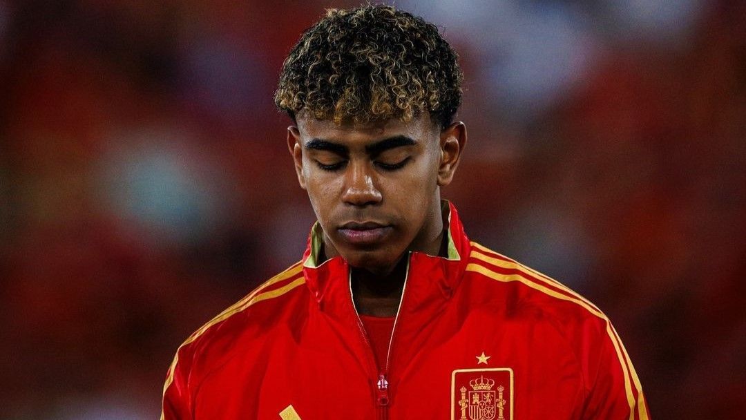 Astro da Espanha na Eurocopa usa bandeira de outras seleções na chuteira