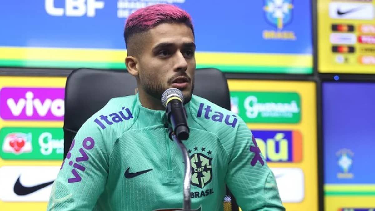 Lateral da Seleção, Yan Couto se desculpa após chamar Daniel Alves de ídolo