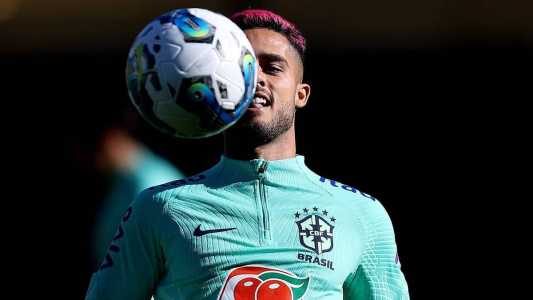 Yan Couto deve ser titular contra o Uruguai
