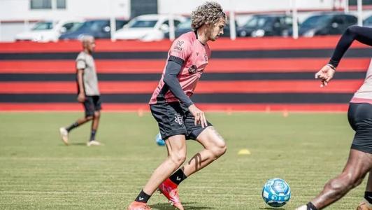 Yan Souto, zagueiro do Vitória