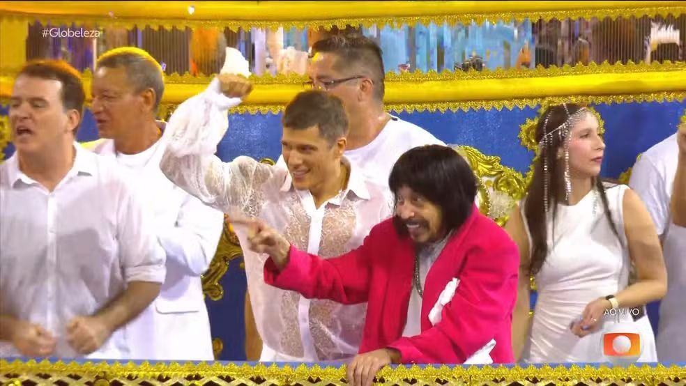 Quem é o filho de Benito di Paula que desfilou ao lado do pai no Carnaval de SP