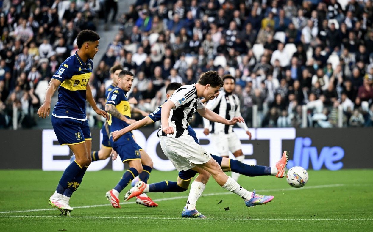 Com golaço, Juve vence Genoa pelo Italiano em estreia de novo técnico