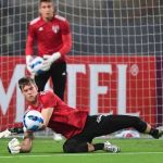 São Paulo renova contrato de goleiro joia da base de Cotia