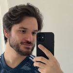 Youtuber com mais de 17 milhões de inscritos recebe presente do Cruzeiro e agradece