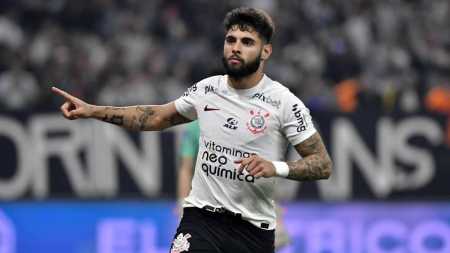 Yuri Alberto marcou o primeiro gol do Corinthians na vitória por 2 a 1