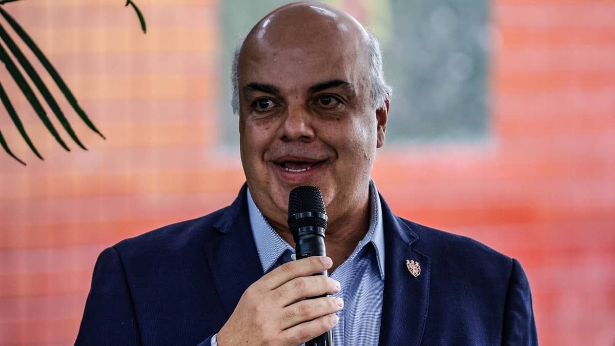 Presidente do Sport adota estratégia discreta e despista sobre reforços: 'Não temos nome ou posição'