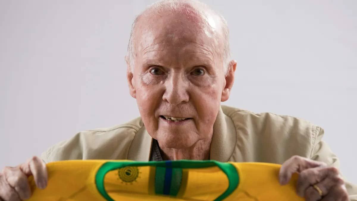 CBF decreta luto pela morte de Zagallo; jogos da Copa do Nordeste terão homenagem