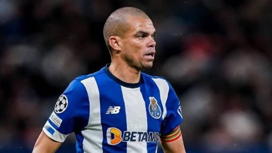 Zagueiro ajuda no financiamento de pesquisa