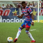Fortaleza negocia zagueiro com clube da Colômbia e agora vai ao mercado