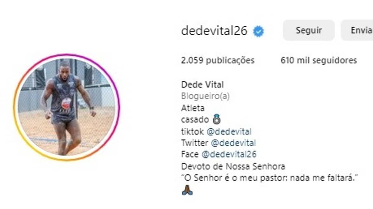 Sem jogar há um ano, zagueiro Dedé 'vira blogueiro no Instagram'