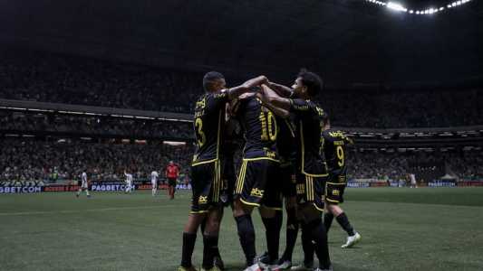 Zagueiro do Atlético afirmou não se preocupar com renovação de contrato ao fim do ano