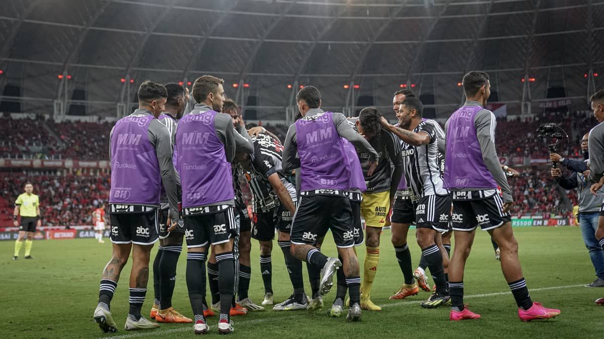 Zagueiro do Atlético é destaque na seleção da 25ª rodada da Série A