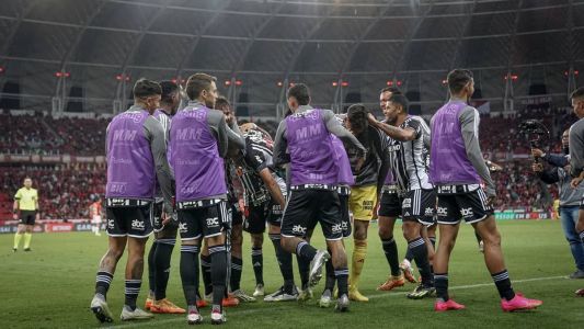 Zagueiro do Atlético é o único do futebol mineiro na seleção da 25ª rodada da Série A