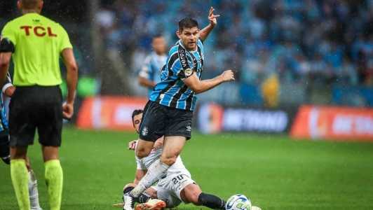 Zagueiro sentiu desconforto muscular