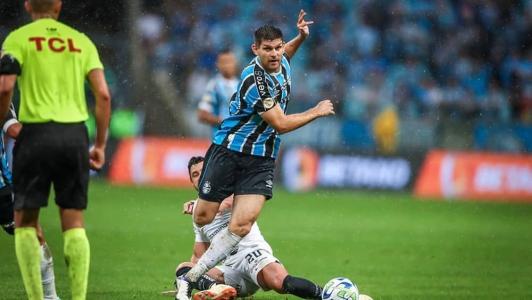 Zagueiro sentiu desconforto muscular