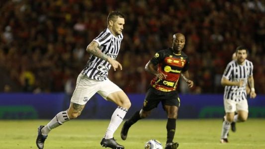 Zagueiro Tiago Pagnussat no jogo Sport x Ceará, na Ilha do Retiro, pela final da Copa do Nordeste 2023 Leia mais em: https://www.opovo.com.br/esportes/futebol/times/ceara/2023/06/30/quase-2-meses-apos-tri-no-nordestao-ceara-reencontra-sport-na-serie-b.html ©2022 Todos os direitos são reservados ao Portal O POVO, conforme a Lei nº 9.610/98. A publicação, redistribuição, transmissão e reescrita sem autorização prévia são proibidas