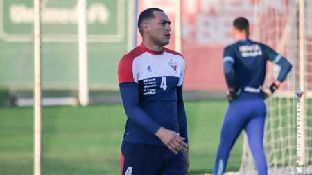 Zagueiro Titi teve que retornar a Fortaleza e não vai enfrentar o América, pelo Brasileirão
