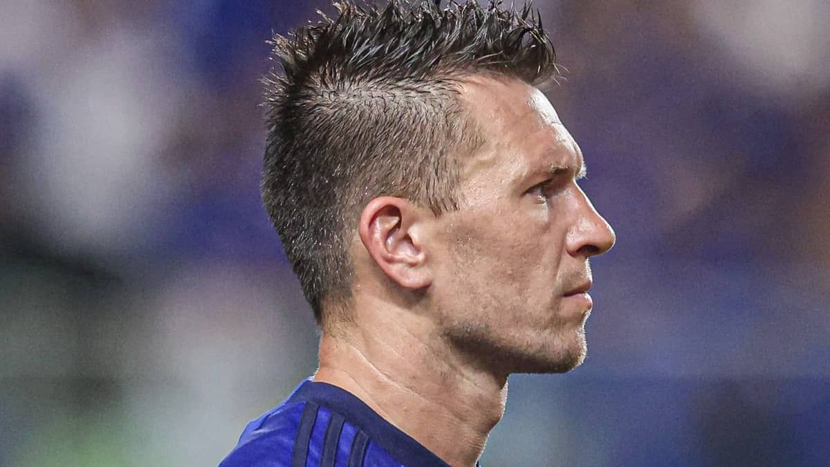 Eduardo Brock deixa concentração do Cruzeiro para acertar ida para o Cerro Porteño